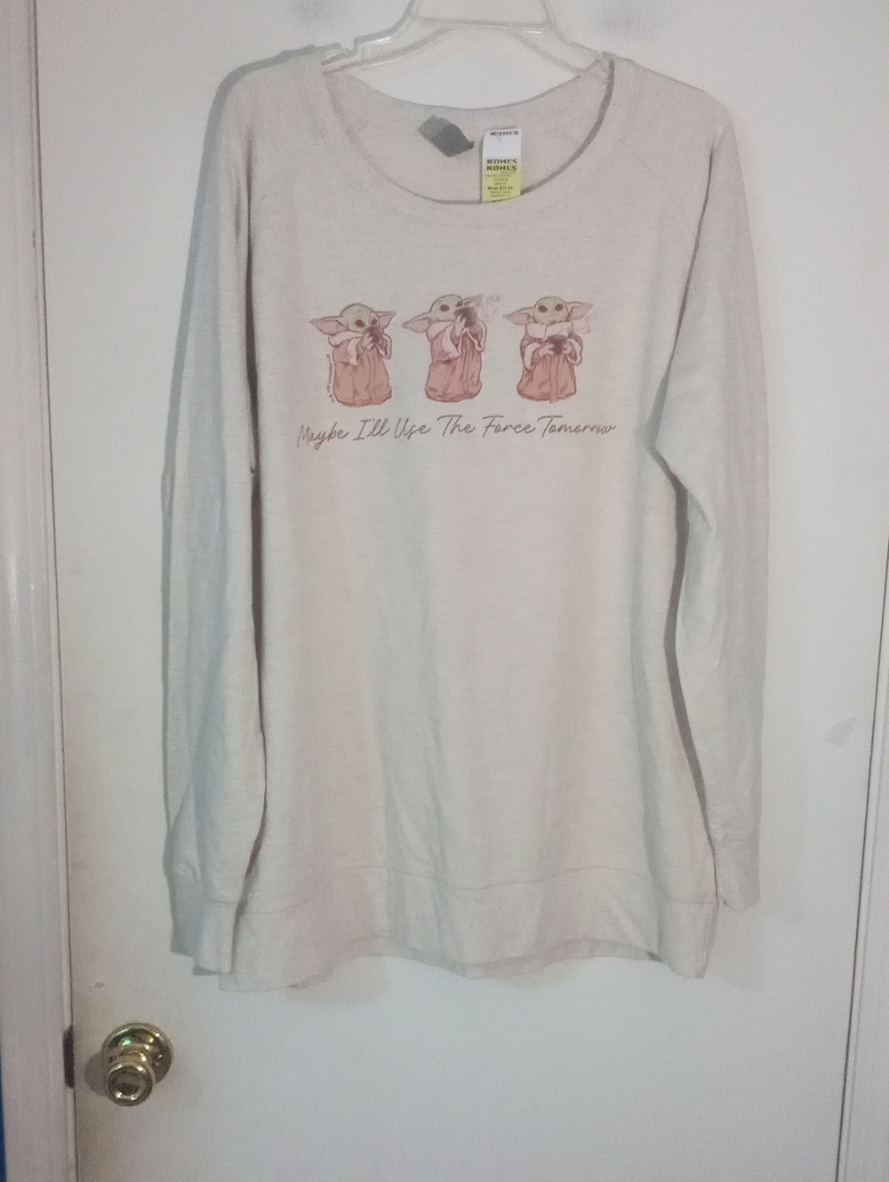 Baby Yoda (The Child) Cream Graphic Long Sleeve Top 2XW Plus 2X  NWT $30 Knit